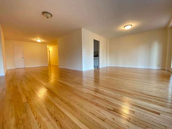 5th image of 250 E 63rd St APT 19D