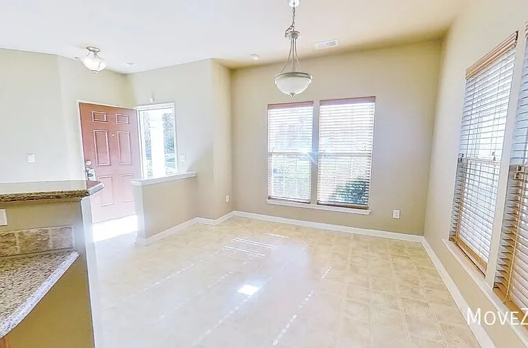 10835 Garden Oaks Ln — Photo 3