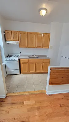 Rented by Avanguard Realty Corp | media 14