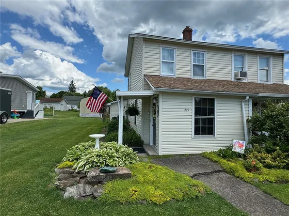 219 2nd St, Hostetter, PA 15638