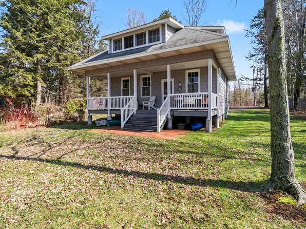 6461 S Shields Ave, Pentwater, MI 49449