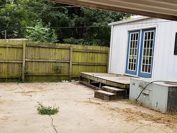 4th image of 2238 Park Ave
