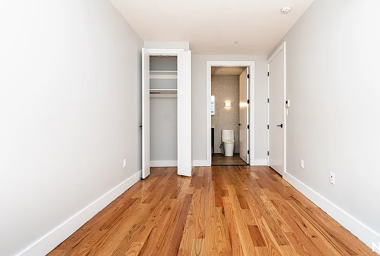 31-61 Vernon Blvd #1R — Photo 7