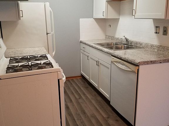 5th image of 832 Winesap Ct