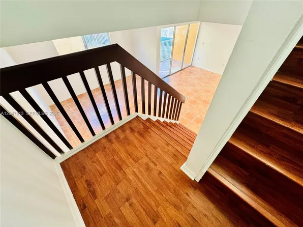 6245 Kendale Lakes Cir, Miami, FL
