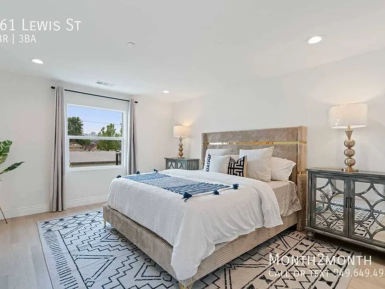 761 Lewis St — Photo 11