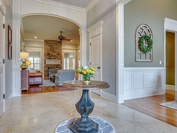 4th image of 604 Gardenia Way