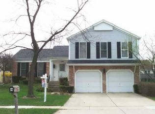 1206 Gail Dr, Buffalo Grove, IL 60089