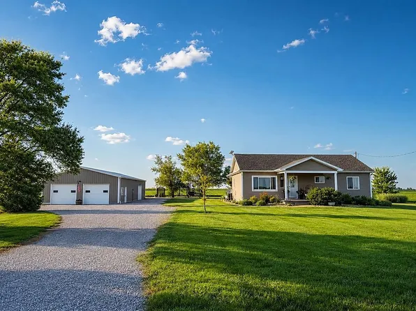 474 E 50th Ave, Farina, IL 62838