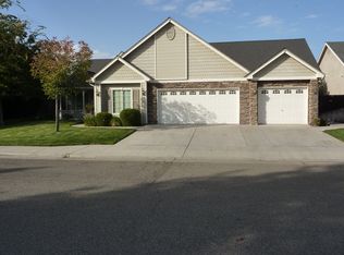 2495 Lexington Ave, Clovis, CA 93619
