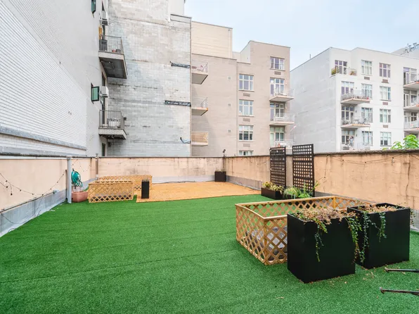 445 Grand Street image 10 of 28