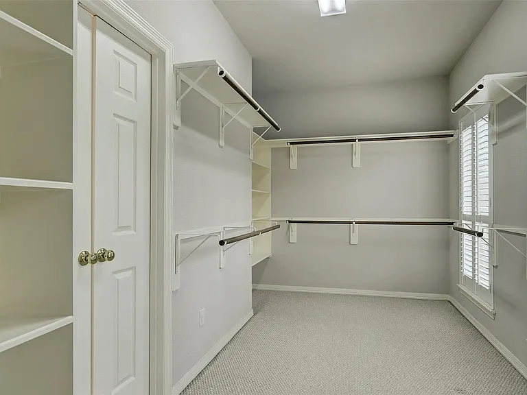 1302 W Park At Shady Villa — Photo 11