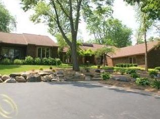 4685 Old Orchard Trl, Orchard Lake, MI