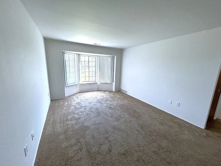 Thornridge Apartments — Photo 43