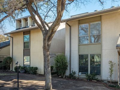 9227 Flickering Shadow Dr, Dallas, TX, 75243