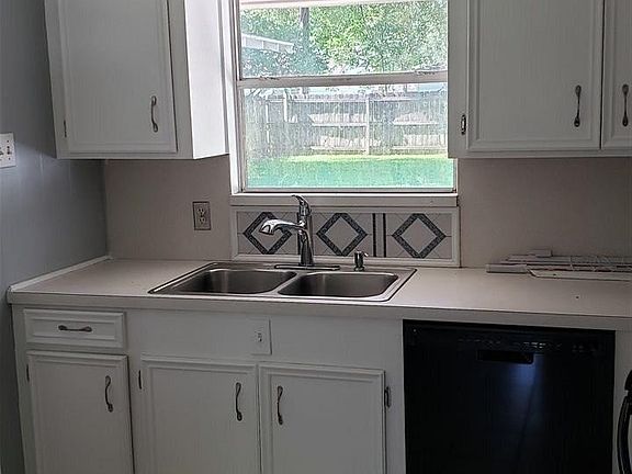 3rd image of 4680 Ebonwood Ln