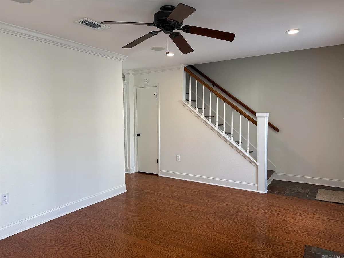 Building Photo - 9843 Siegen Ln