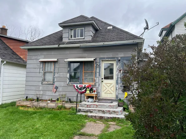 714 N 7th Ave, Iron River, MI 49935