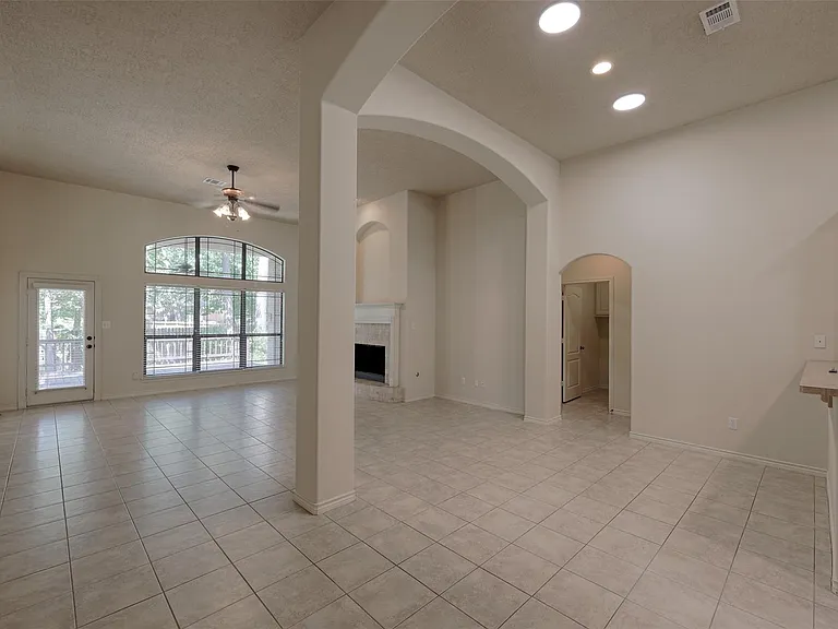 12460 Lyra Dr — Photo 10