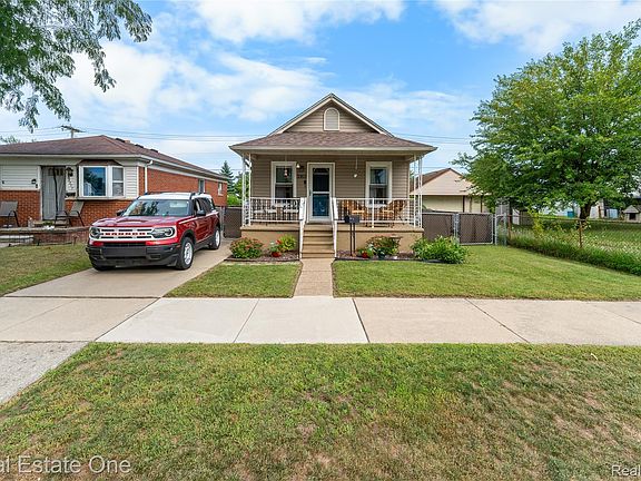 2nd image of 3363 16th St