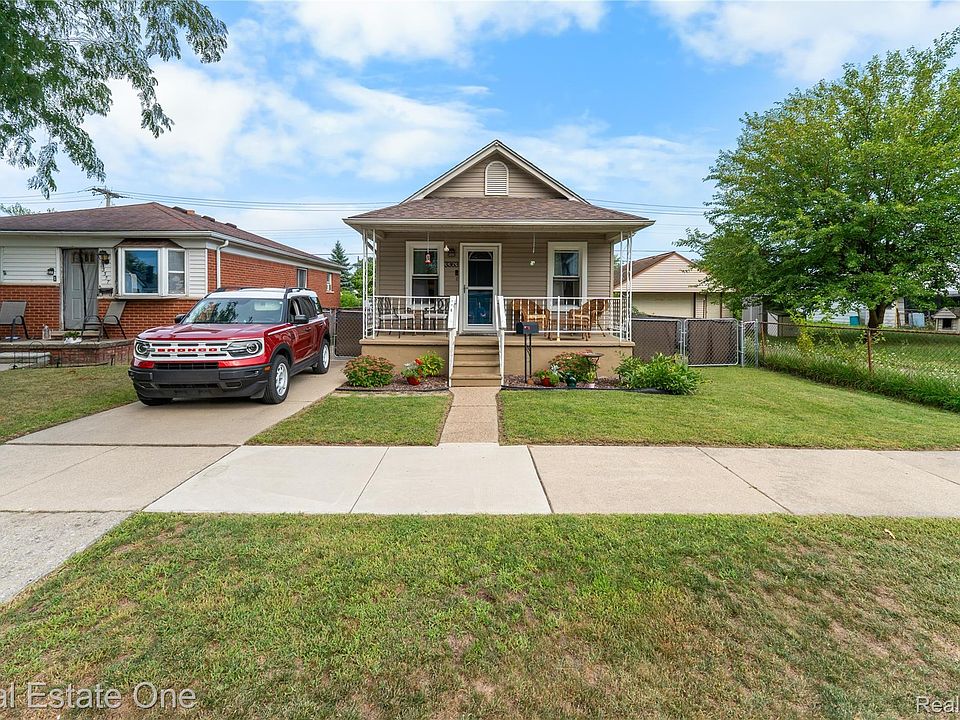 3363 16th St, photo 2