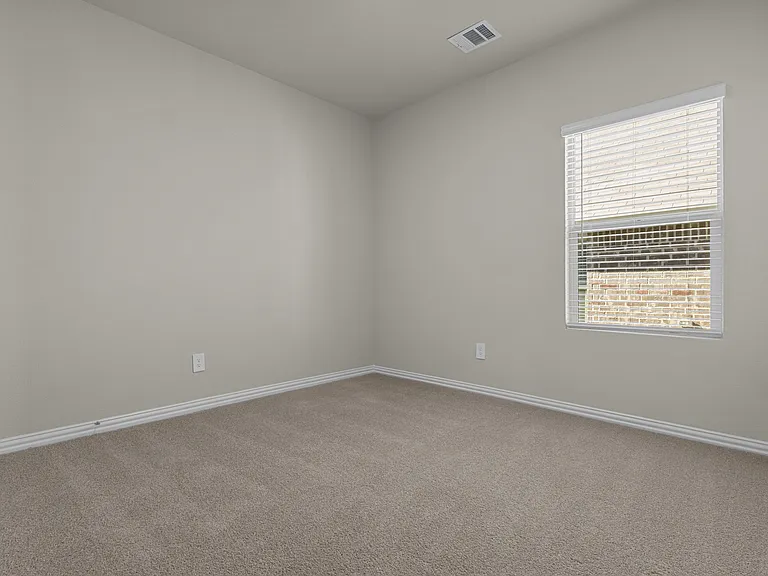 6649 Valley Lake Ln — Photo 19