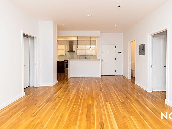 4th image of 474 Grand Ave APT 6