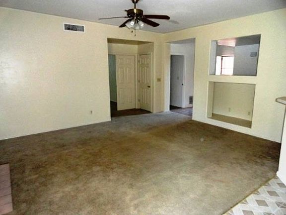 4th image of 1553 W Islington Ave