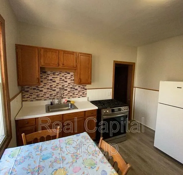 102 Macamley St #2 — Photo 5