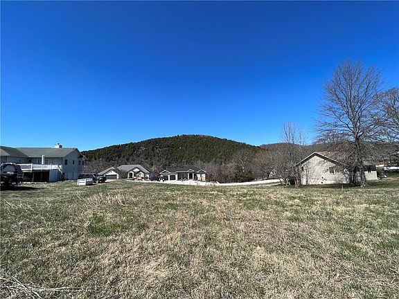 5th image of 62 Lakeside Dr #20