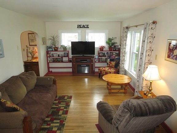 2nd image of 150 Peirson Ave