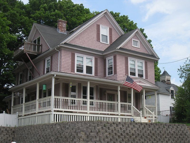 Folk Victorian - Christian Hill