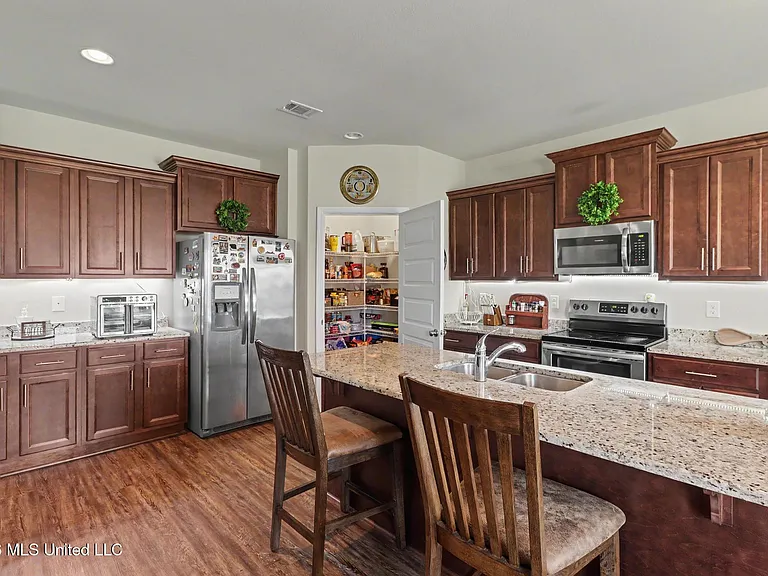 10784 Chapelwood Dr — Photo 10