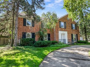 125 Stephens Rd, Grosse Pointe Farms, MI 48236