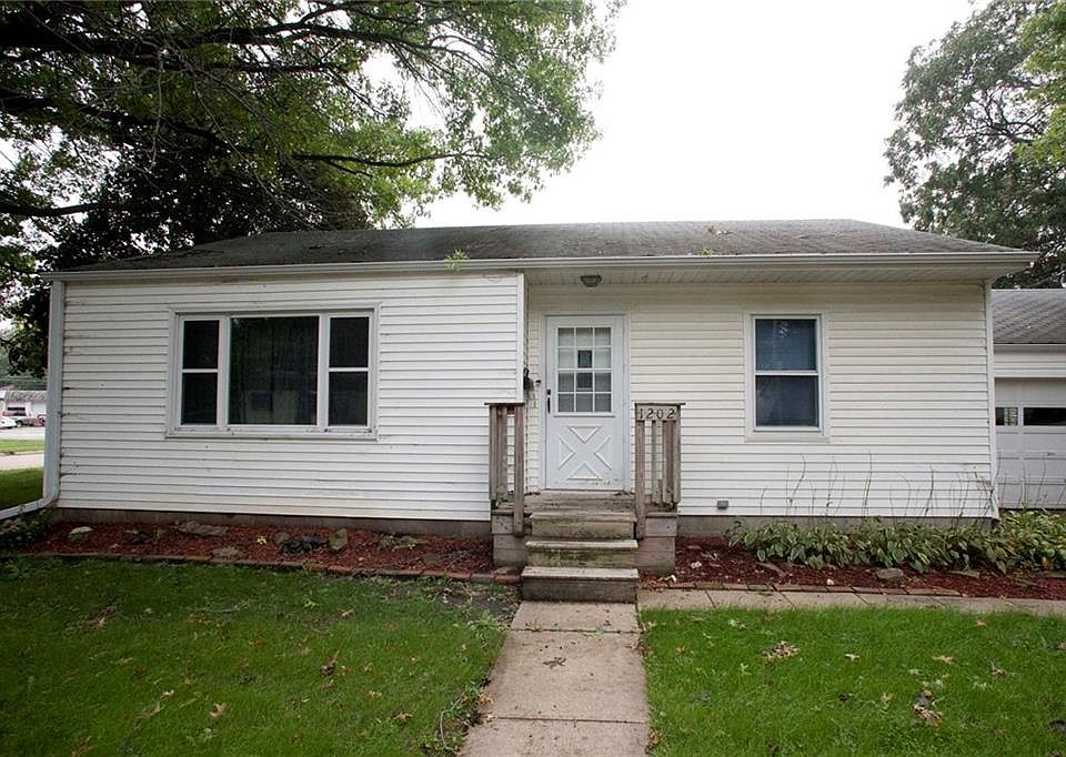 1st image of 1202 Desmont Dr