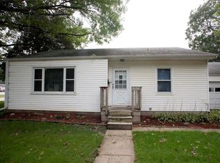 1202 Desmont Dr, Knoxville, IA 50138