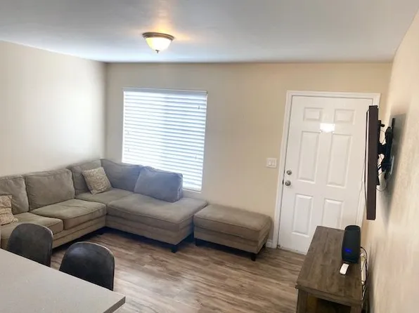 1104 W Cedar St #Adu, Oxnard, CA 93033