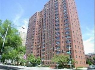 2909 N Sheridan Rd APT 301, Chicago, IL 60657