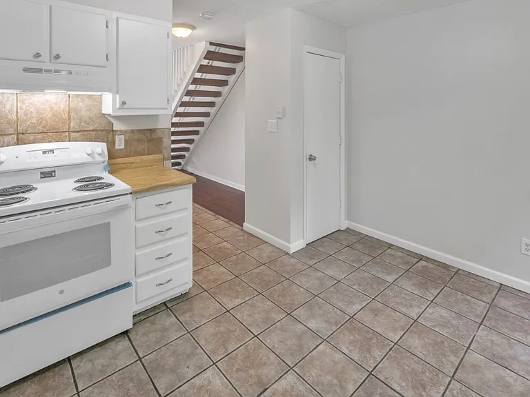 1212 Boone Hill Rd #C — Photo 6