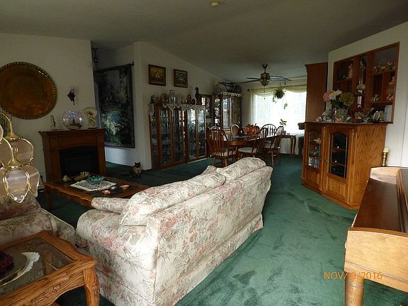 Living &dining rooms.