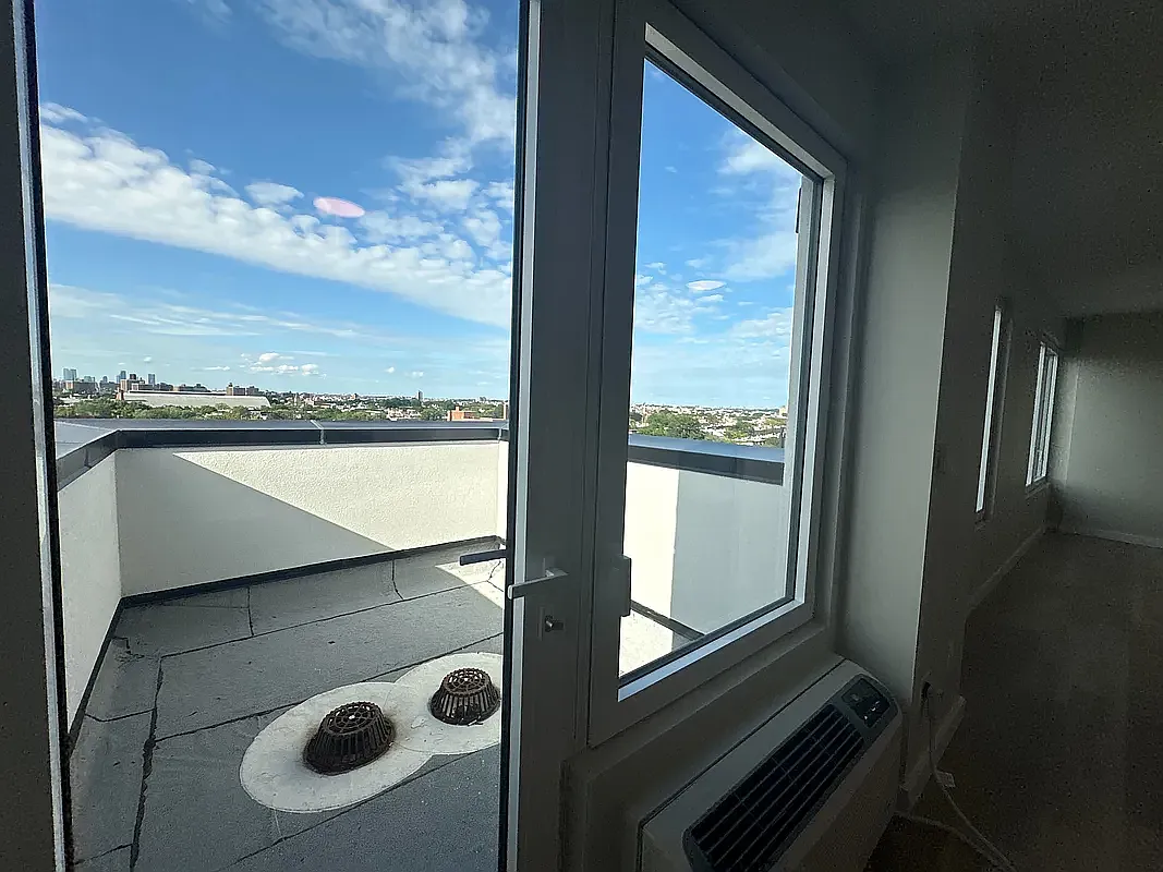 1600 Fulton Street — Photo 3