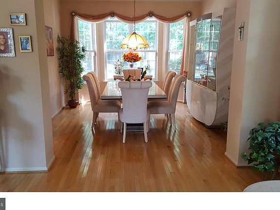 5th image of 1629 Whispering Woods Dr