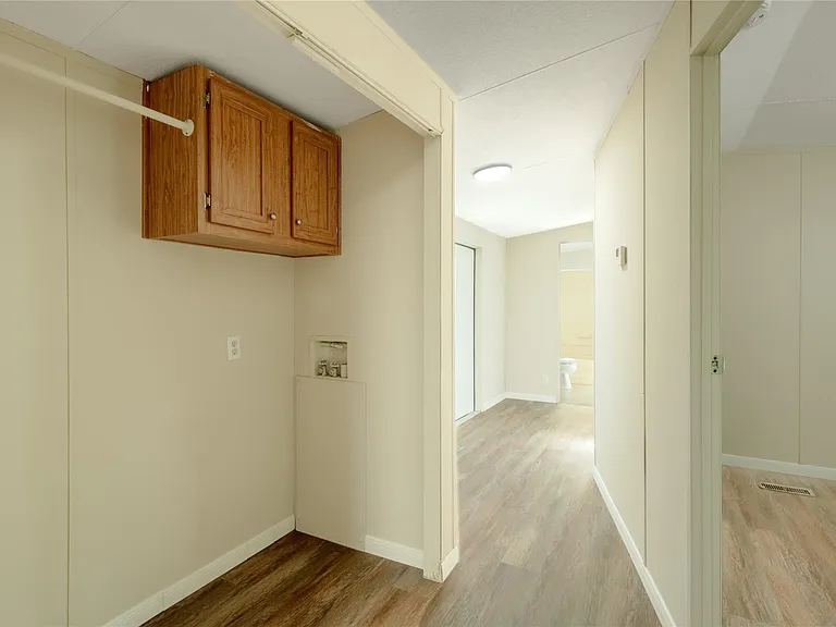 1961 Quality Blvd #12 — Photo 16