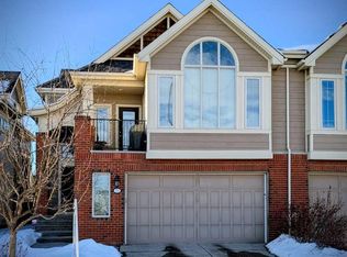 116 E Wentworth Sq SW, Calgary, AB T3H 0M6