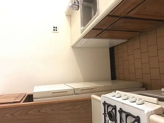 Rented by H L Dynasty Real Estate Corp | media 8