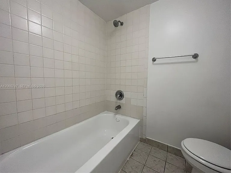 4334 NW 9th Ave #9-3G — Photo 8
