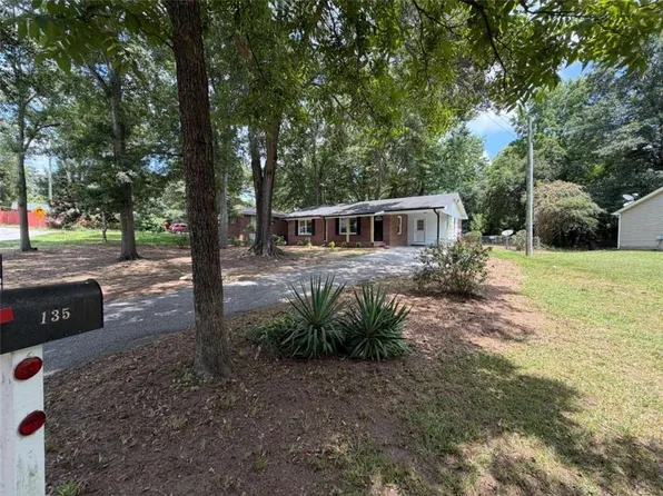 135 Martha St, Winder, GA 30680