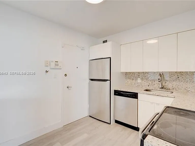 5161 Collins Ave #516 — Photo 22