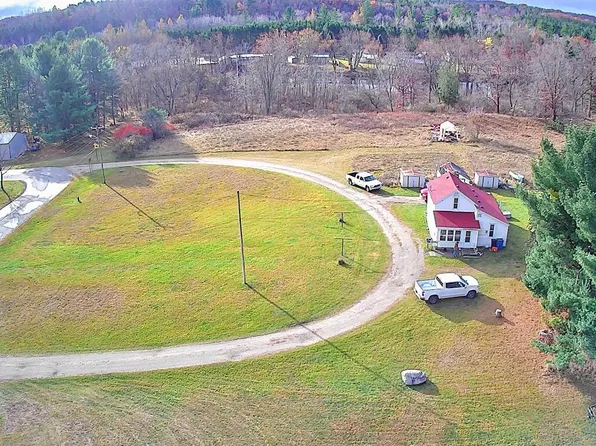 524 S Cherry St, Evart, MI 49631