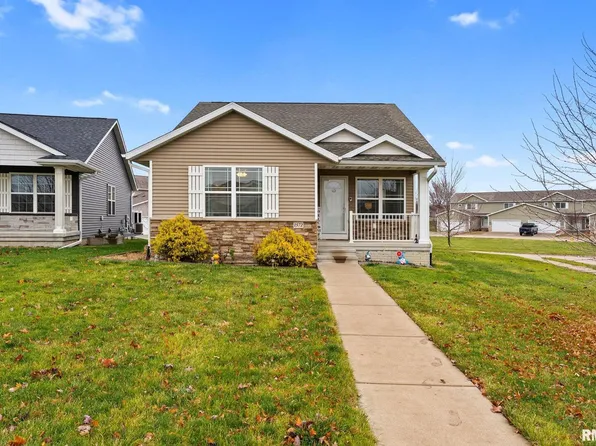 1572 Olde Brandy Ln, Davenport, IA 52807